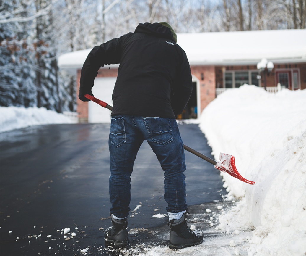 Read more about the article Snow Shoveling For Seniors Volunteers